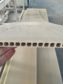 石塑墙板与塑钢板吊顶在现代酒店装饰中的美学与应用